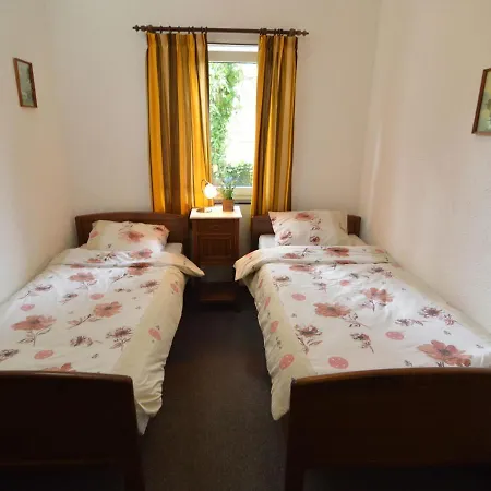 Homely In With Terrace Apartment